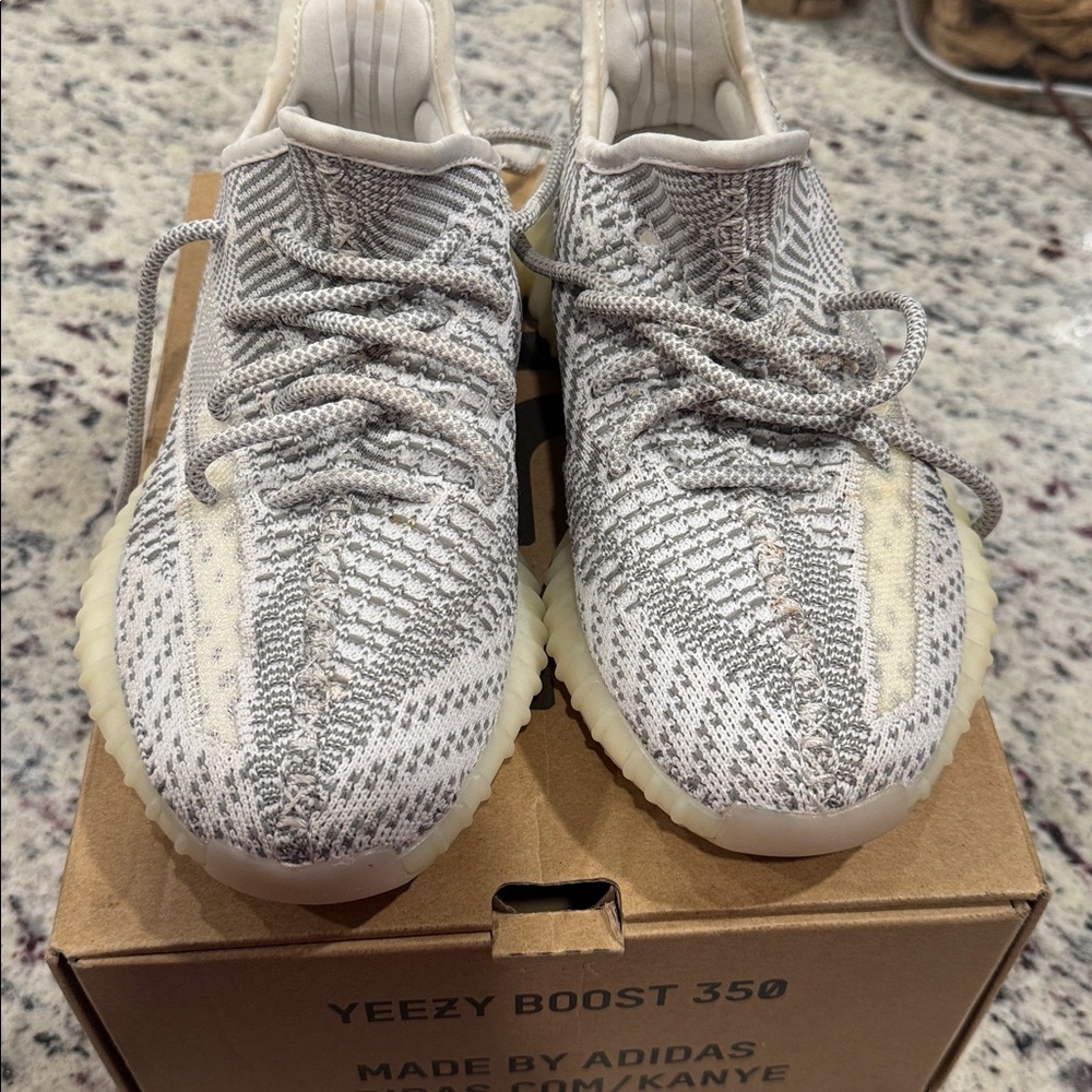 Yeezy Boost 350 V2 Static Gray and Cream Shoes - Picture 3 of 7